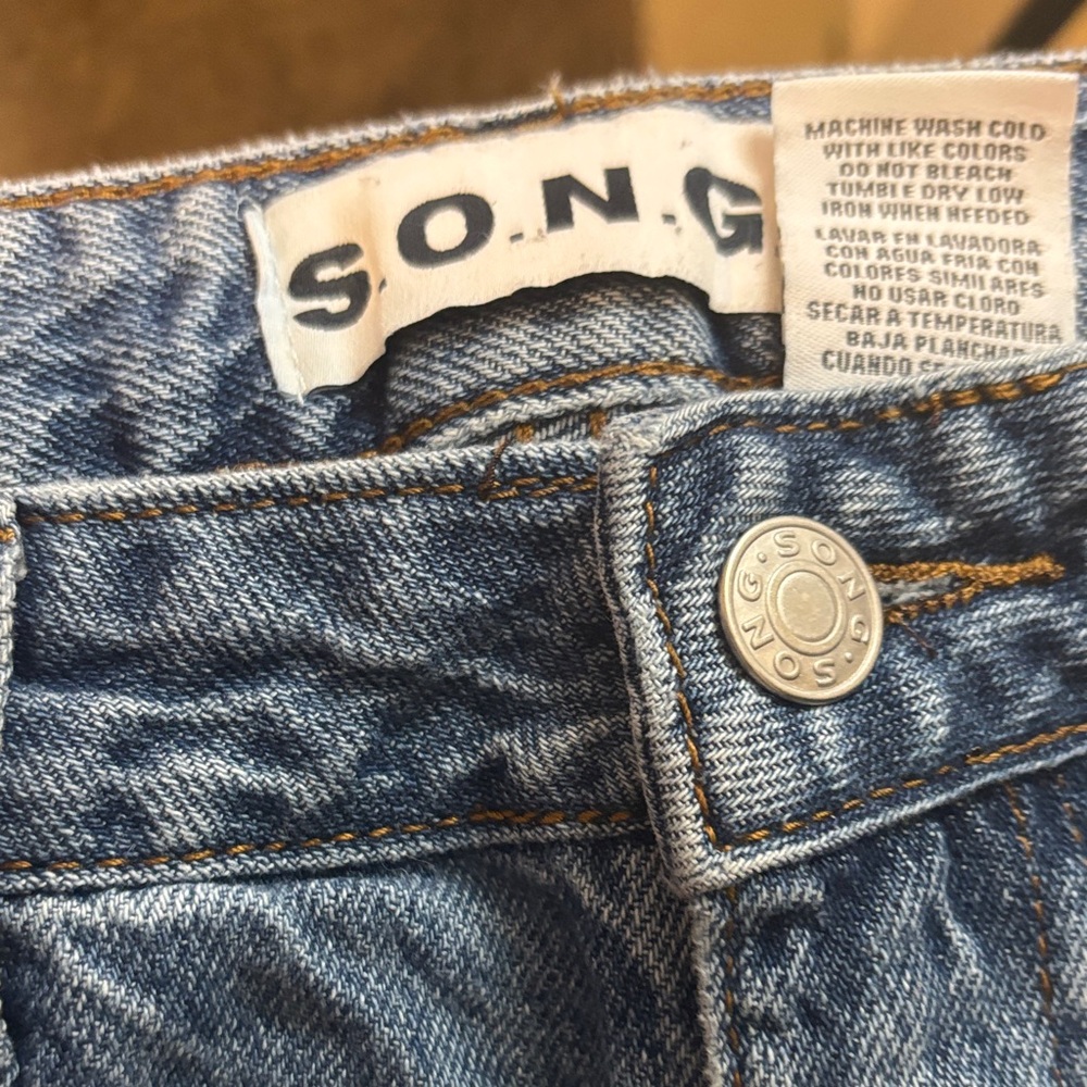 SONG Women’s Distressed Blue Jeans